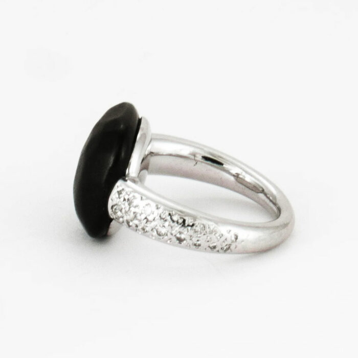 Anillo diamantes pomellato