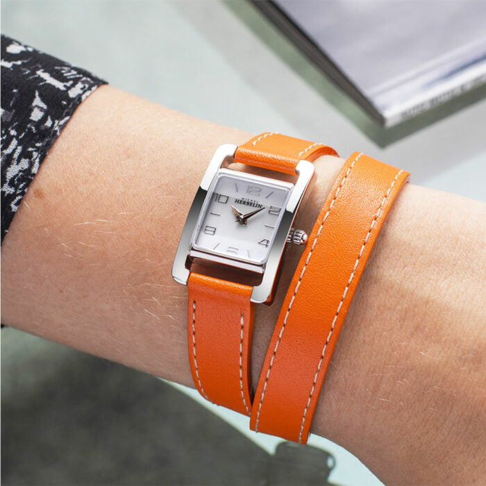 reloj con pulsera de doble vuelta